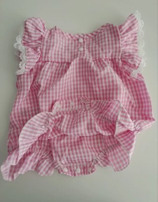 Mono bebé rosa 1-3 meses con calcetines