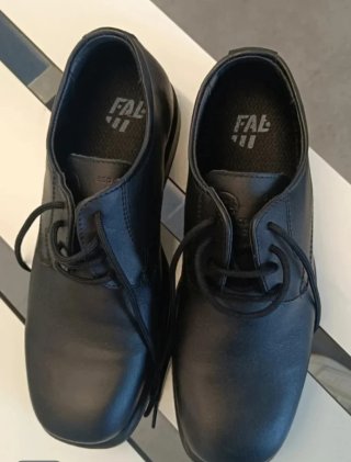 NUEVOS (40) Zapatos FAL Cordones Negro piel unisex
