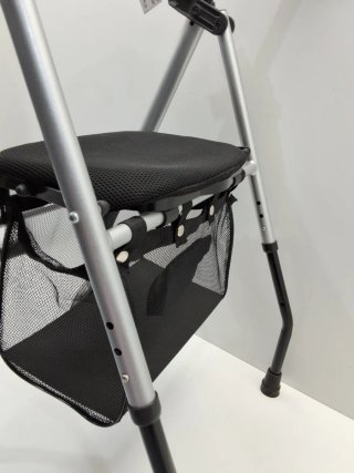 Andador PMR con asiento y cesta