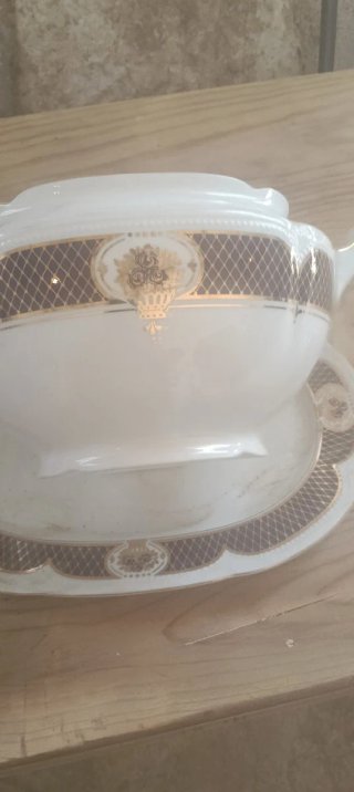 Sopera vintage con bandeja porcelana