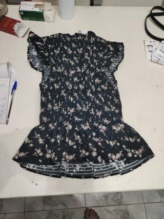 Blusa Zara floral negra y rosa Talla XS