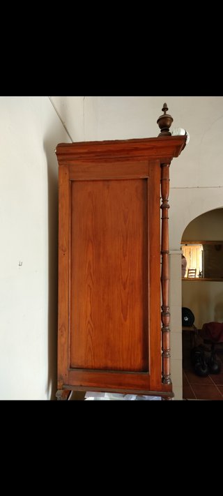 Mueble alacena vitrina estilo Alfonsino siglo XIX