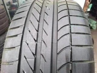 235 45 R17 94Y Goodyear - 1 neumático +95%