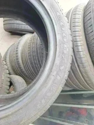 235 45 R17 94Y Goodyear - 1 neumático +95%