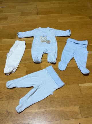 Pack 3 pantalones y pijama bebé reborn