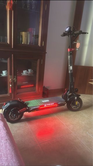 Patinete Eléctrico Z-Rino con Luces LED