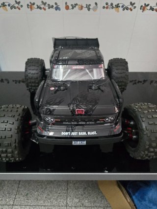 Arrma Outcast EXB 8S