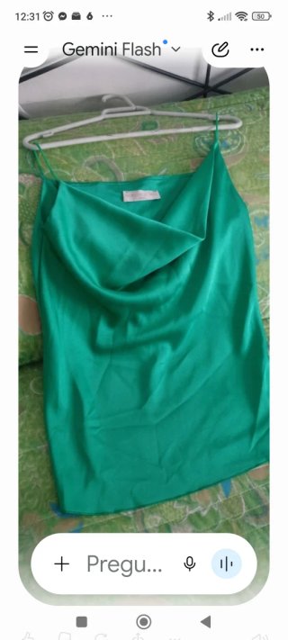 Camiseta tirantes cuello vuelto verde