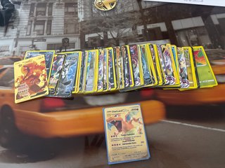 100 Cartas Pokémon Doradas y Especiales