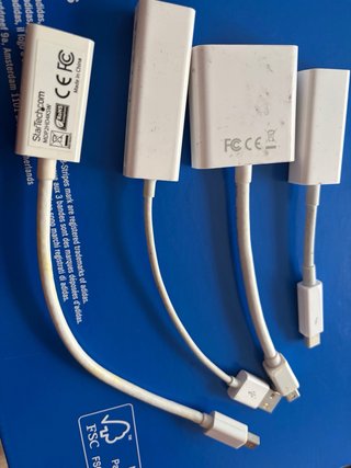 Adaptador USB a VGA y Ethernet