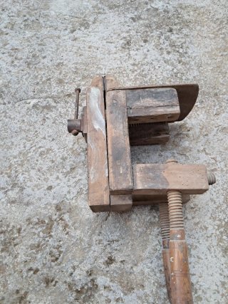 Tornillo de banco de madera