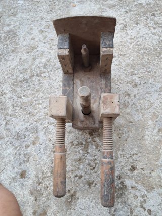 Tornillo de banco de madera