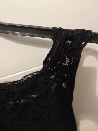 Vestido negro de encaje