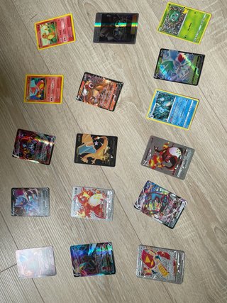 Caja Metálica Pokémon + Cartas