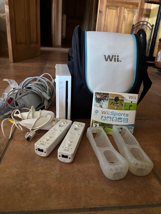 Consola Wii + Juego Wii Sports + Accesorios