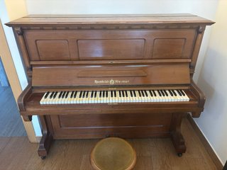 Piano de pared Rombhildt Weimar antiguo