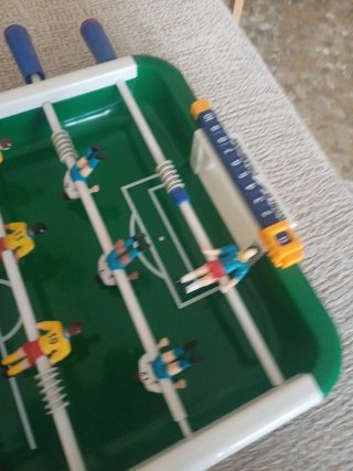 Futbolín de mesa pequeño Medidas: 41cm.* 30cm.
