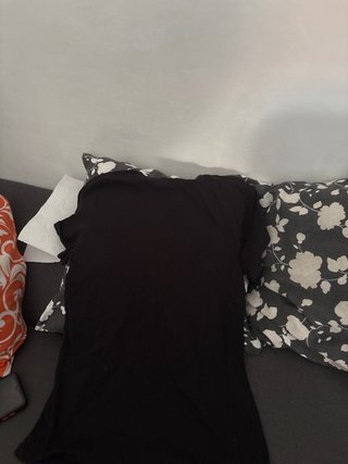 T-shirt nera con scritte giapponesi Kiabi