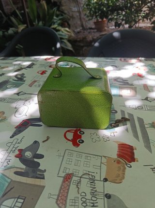 Joyería verde grande