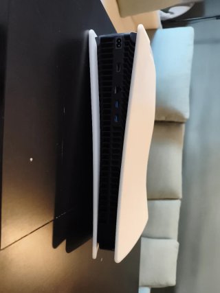 PlayStation 5 Negra y Blanca