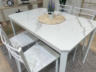 Mesa y 4 Sillas Efecto Mármol Blanco