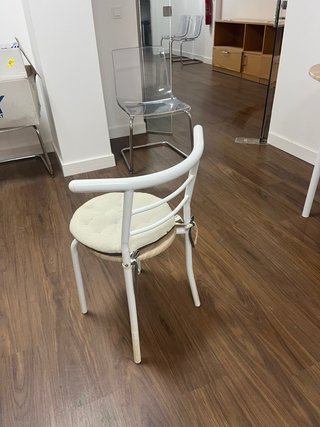Mesa plegable y 2 sillas