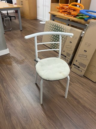 Mesa plegable y 2 sillas