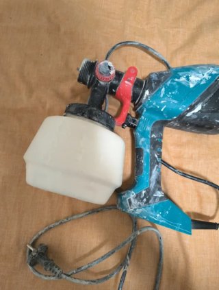 Pistola eneacro pintura