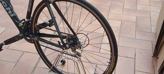 2 Bici da Corsa - Telaio Blu e Nera