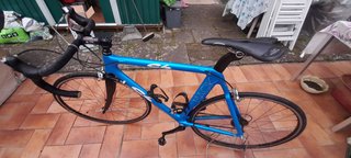 2 Bici da Corsa - Telaio Blu e Nera