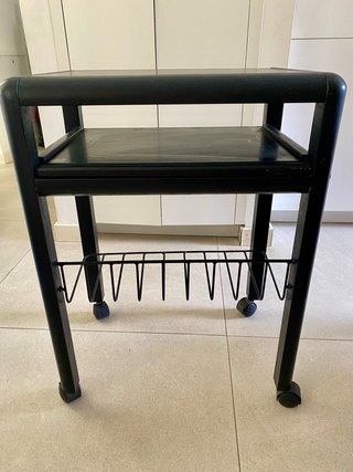Escritorio negro madera con ruedas