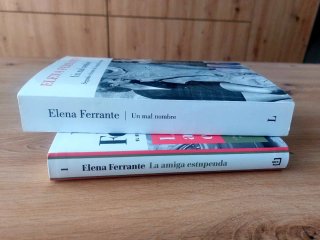 Libros La amiga estupenda y Un mal nombre