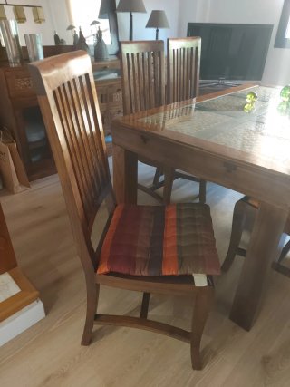 Mesa Madera y Cristal+6 Sillas y aparador.completo