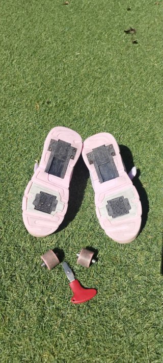 Zapatillas con ruedas PHTEER color rosa Talla 34