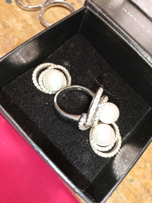 Conjunto  Anillo y Pendientes Plata ley y perla ce