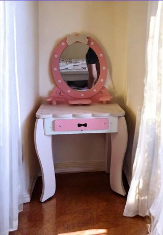 Tocador infantil rosa y blanco