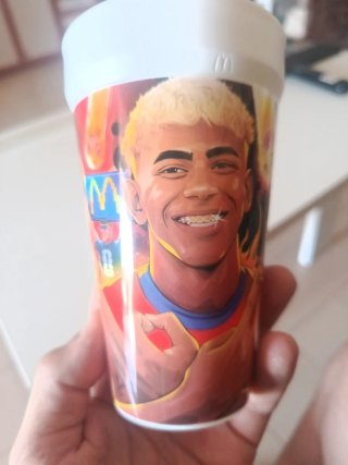 Vaso Lamine Yamal McDonald's