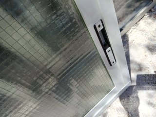 Balconera y ventana de aluminio cristal seguridad