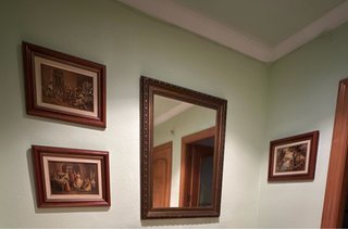 Espejo y 3 cuadros decorativos