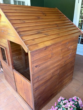 Caseta de madera infantil