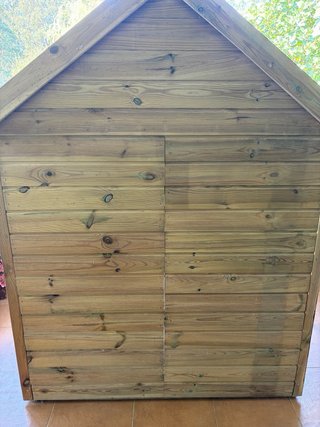 Caseta de madera infantil