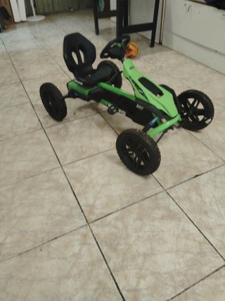Coche a pedales BERG verde