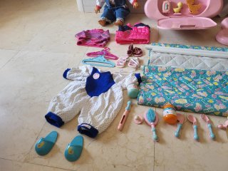 Lote de accesorios y muñeco Baby Fever