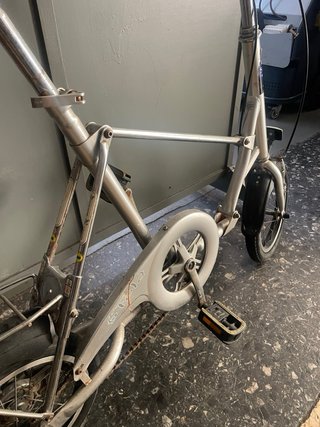Bicicleta plegable plateada
