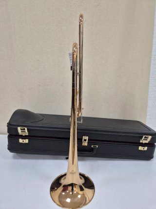 Trombón Miraphone con estuche