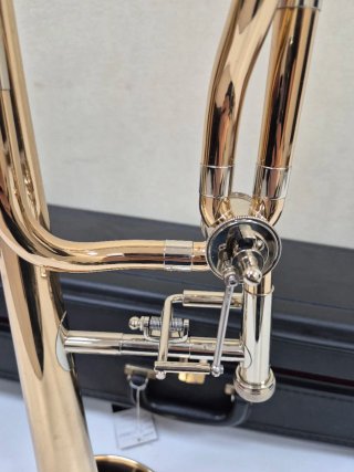 Trombón Miraphone con estuche