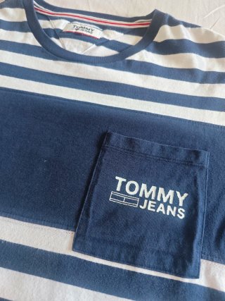 Camiseta Tommy Jeans Rayas Azul y Blanca