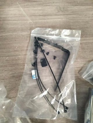 SOPORTE HORIZONTAL VGA LIAN LI O11DE Negro