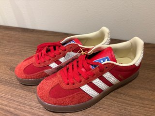 Adidas Gazelle Rojas, talla 39 1/3