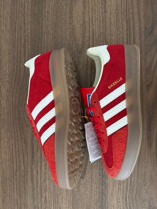 Adidas Gazelle Rojas, talla 39 1/3